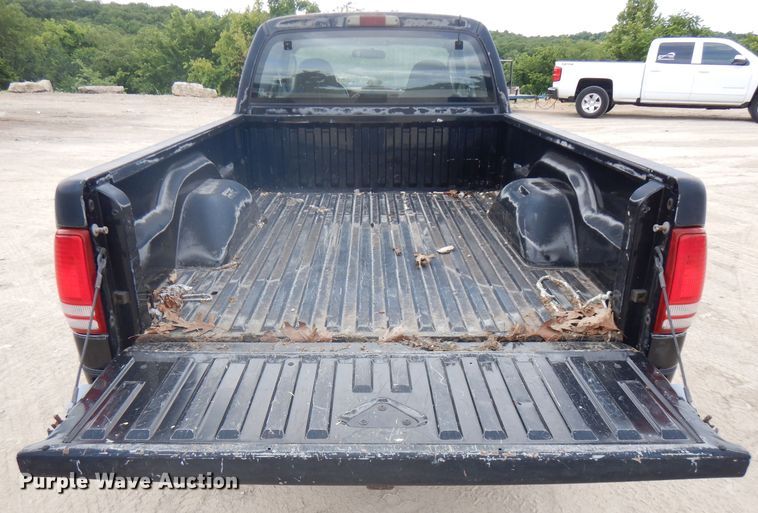 image for item HG9082 2002 Dodge Dakota Sport  Club Cab pickup truck