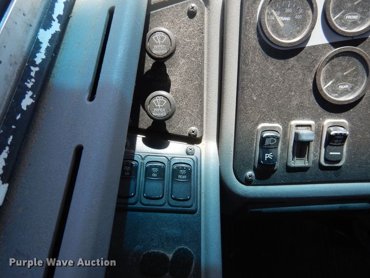 image for item HM9069 2004 Blue Bird All American FE  school bus