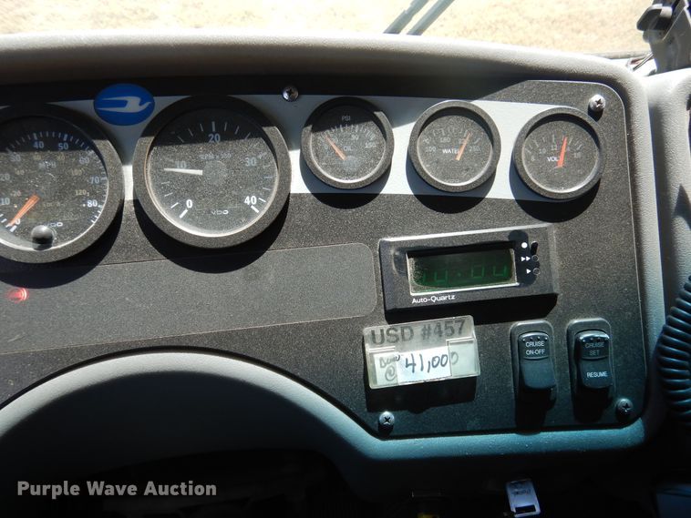 image for item HM9069 2004 Blue Bird All American FE  school bus