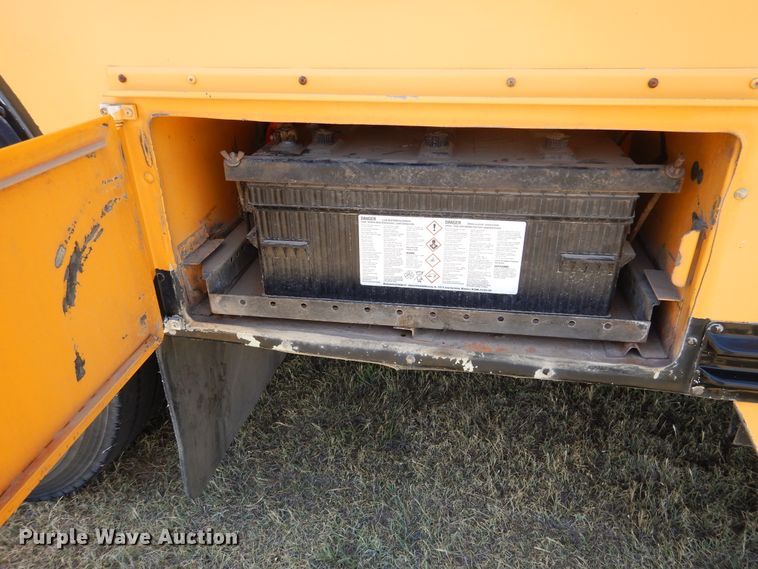 image for item HM9069 2004 Blue Bird All American FE  school bus