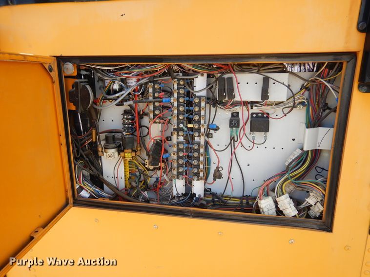 image for item HM9069 2004 Blue Bird All American FE  school bus