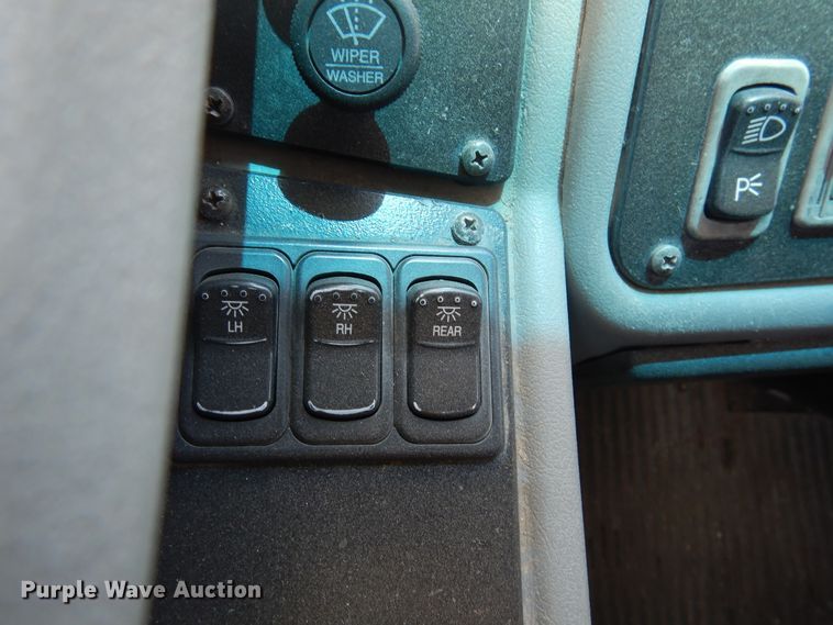 image for item HM9070 2004 Blue Bird All American FE  school bus