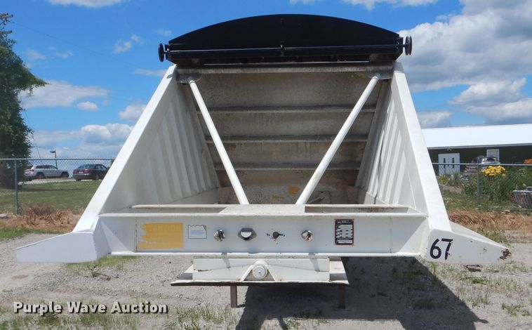 image for item HM9615 2010 Construction Trailer Specialist, Inc. BDT-40 bottom dump trailer