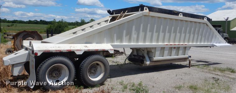 image for item HM9615 2010 Construction Trailer Specialist, Inc. BDT-40 bottom dump trailer