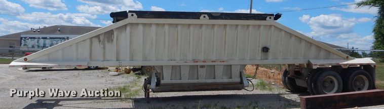 image for item HM9615 2010 Construction Trailer Specialist, Inc. BDT-40 bottom dump trailer