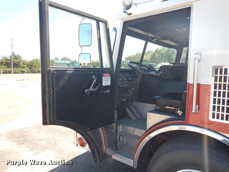image for item HV9199 1989 Pierce Lance  pumper fire truck