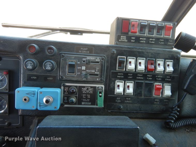 image for item HV9199 1989 Pierce Lance  pumper fire truck