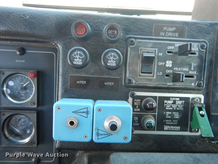 image for item HV9199 1989 Pierce Lance  pumper fire truck