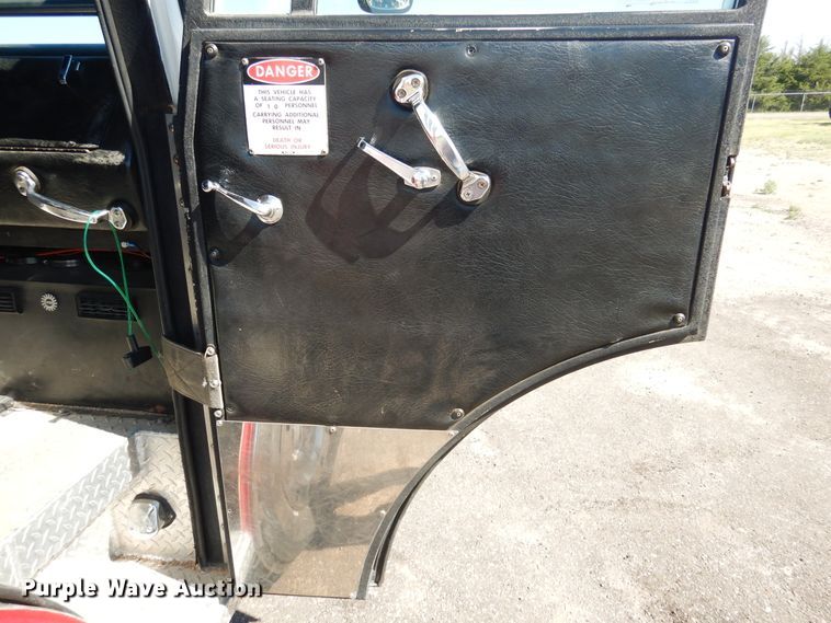 image for item HV9199 1989 Pierce Lance  pumper fire truck