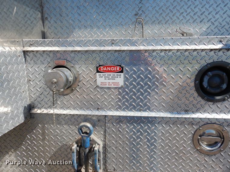 image for item HV9199 1989 Pierce Lance  pumper fire truck