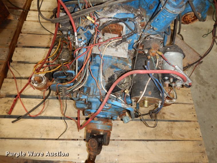 image for item HV9252 (2) Chevrolet 350 C.I.D. V8 gas engines