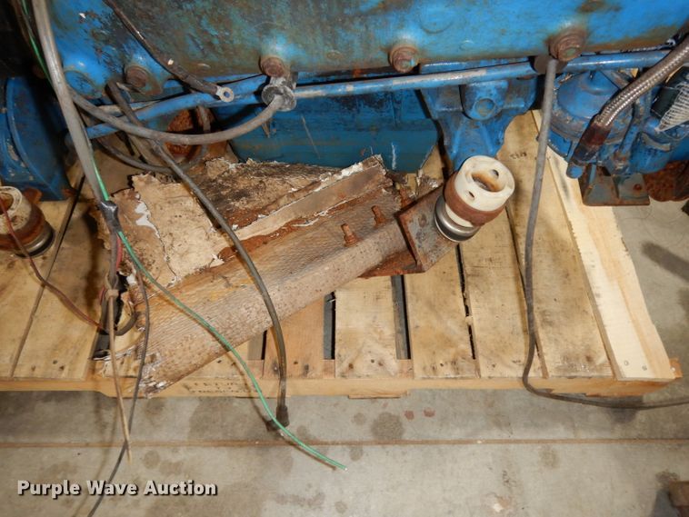 image for item HV9252 (2) Chevrolet 350 C.I.D. V8 gas engines