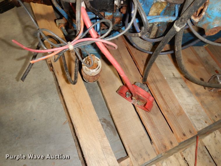 image for item HV9252 (2) Chevrolet 350 C.I.D. V8 gas engines