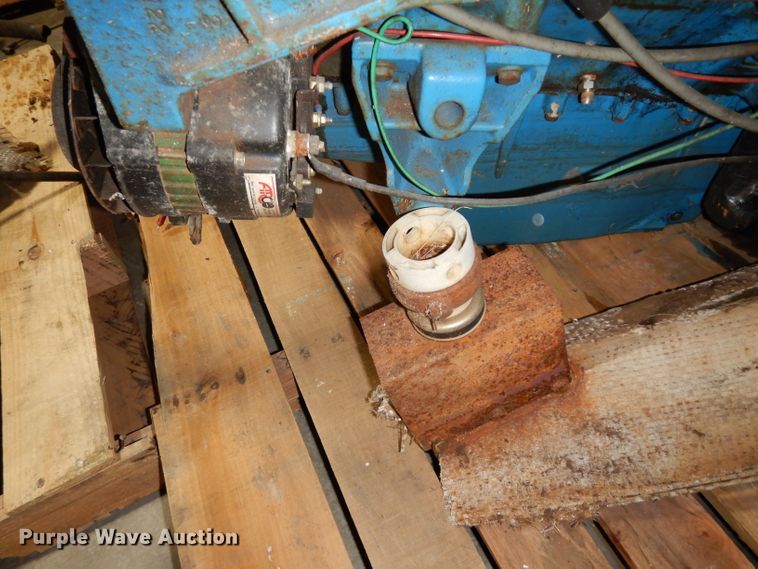 image for item HV9252 (2) Chevrolet 350 C.I.D. V8 gas engines