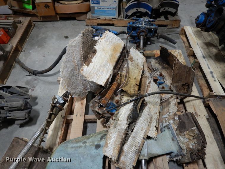 image for item HV9252 (2) Chevrolet 350 C.I.D. V8 gas engines