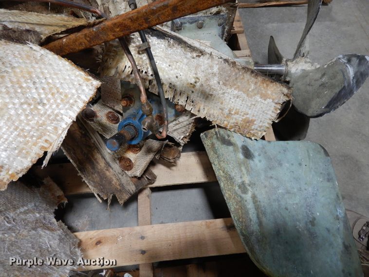 image for item HV9252 (2) Chevrolet 350 C.I.D. V8 gas engines