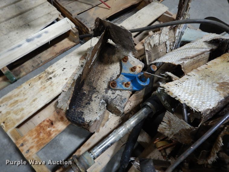 image for item HV9252 (2) Chevrolet 350 C.I.D. V8 gas engines