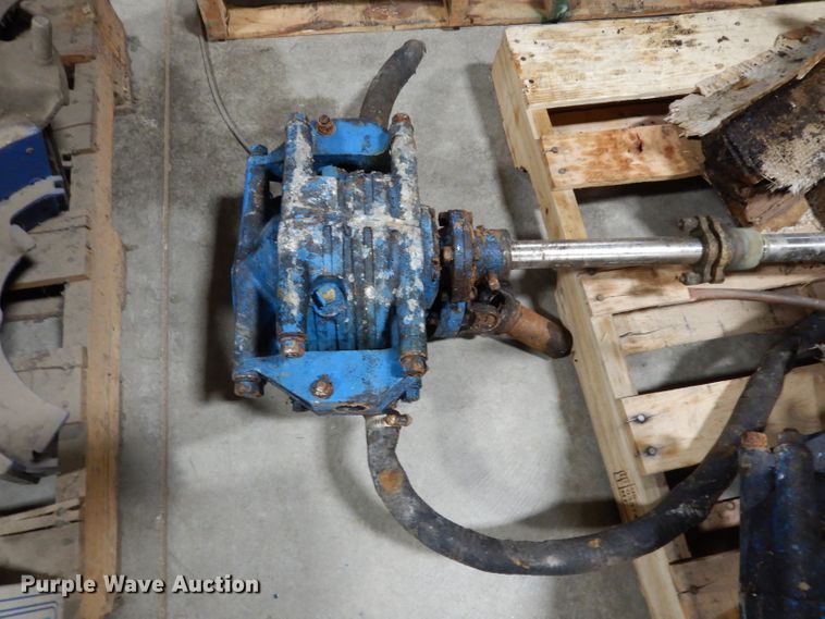 image for item HV9252 (2) Chevrolet 350 C.I.D. V8 gas engines