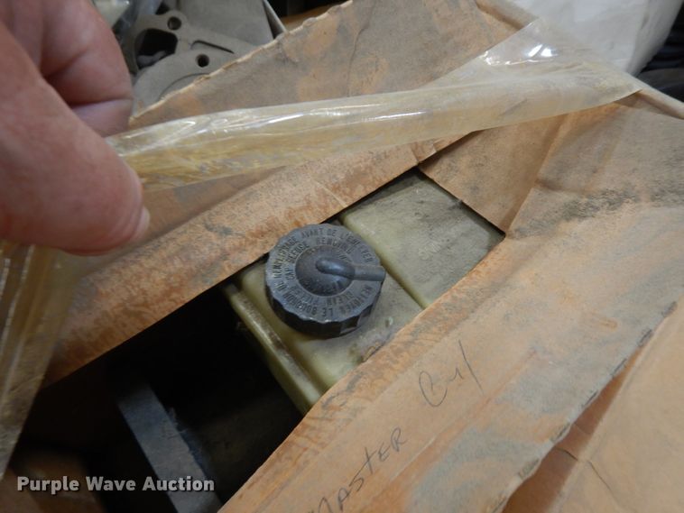 image for item HV9255 Truck parts