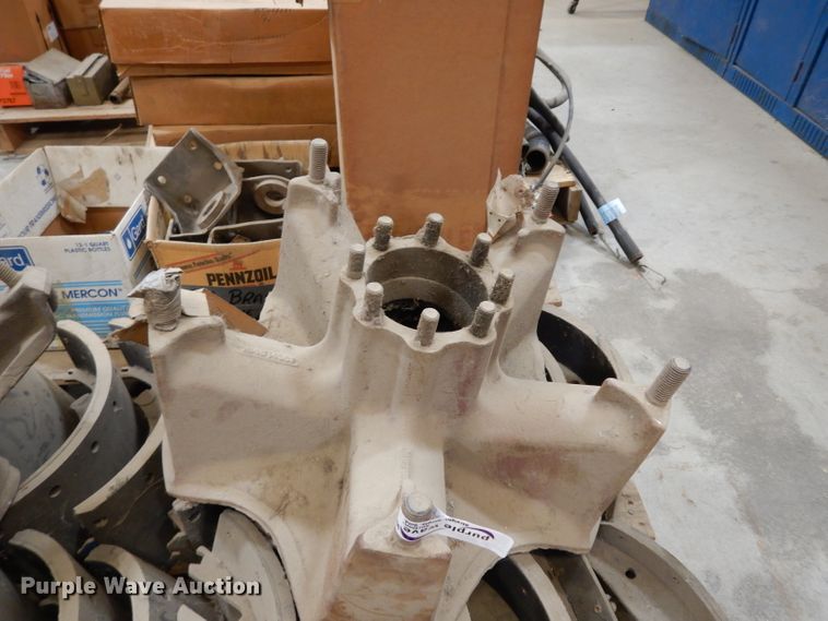 image for item HV9256 Truck parts