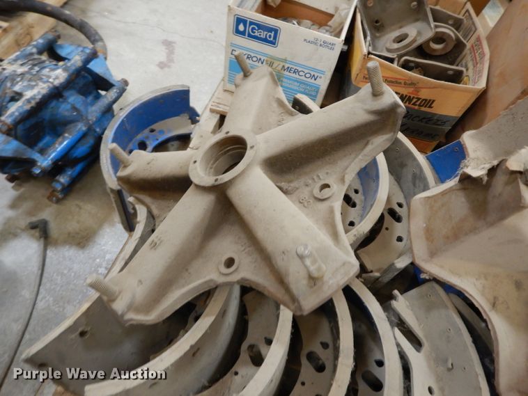 image for item HV9256 Truck parts