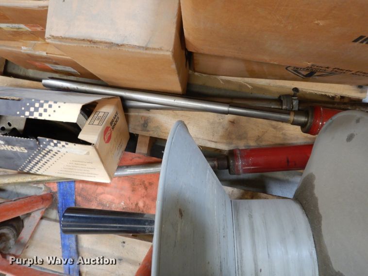 image for item HV9257 Truck parts and tools