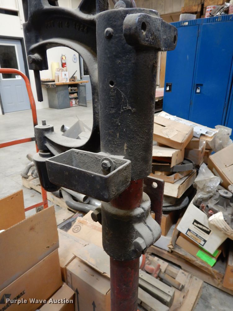 image for item HV9257 Truck parts and tools