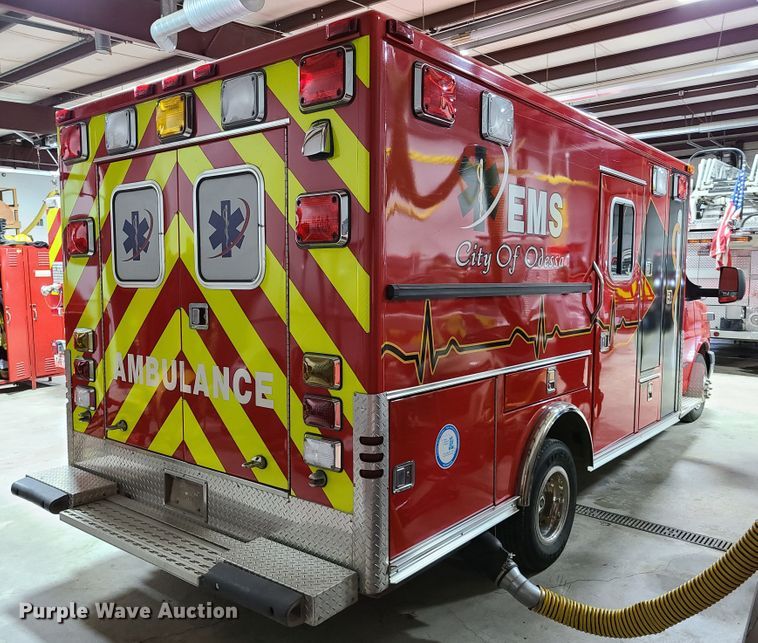 image for item K5894 2013 Chevrolet Express G4500 ambulance