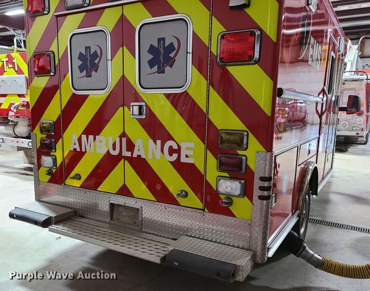 image for item K5894 2013 Chevrolet Express G4500 ambulance