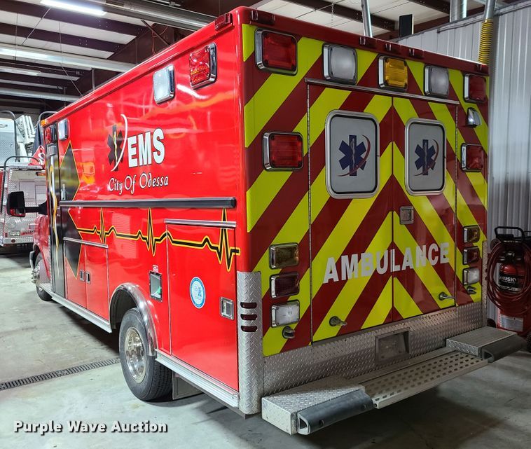 image for item K5894 2013 Chevrolet Express G4500 ambulance