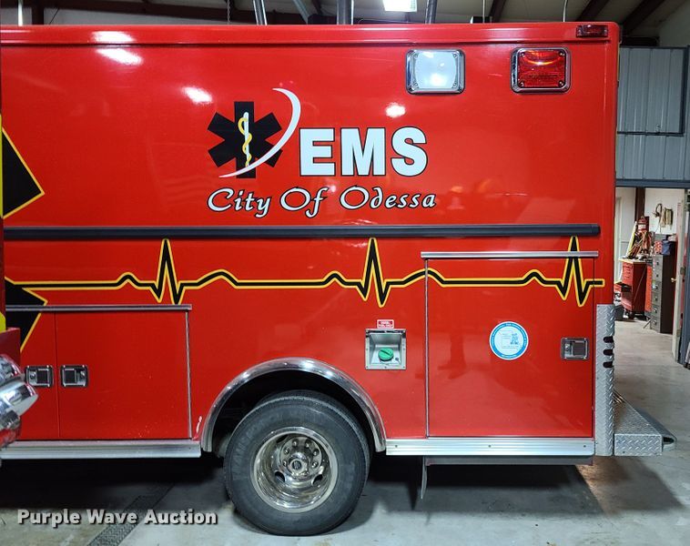 image for item K5894 2013 Chevrolet Express G4500 ambulance