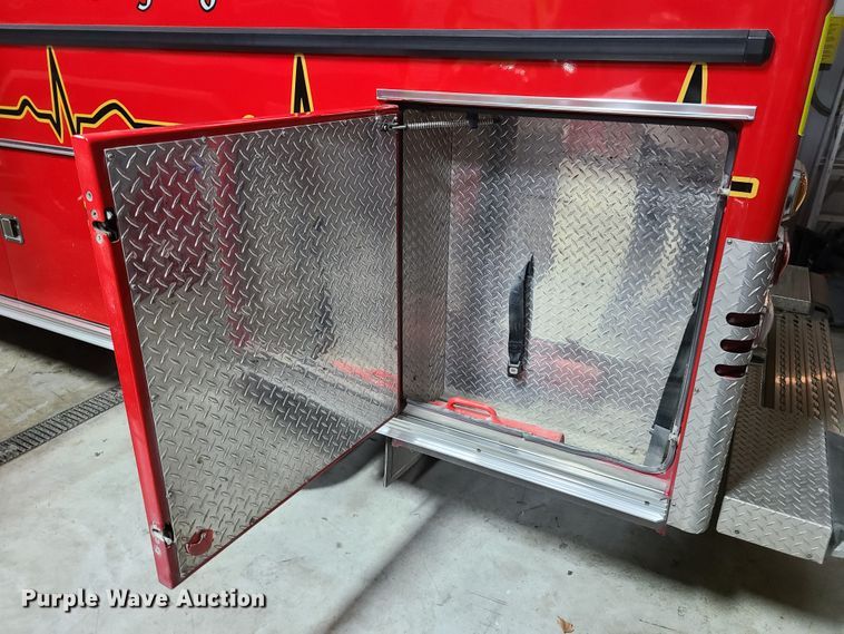 image for item K5894 2013 Chevrolet Express G4500 ambulance