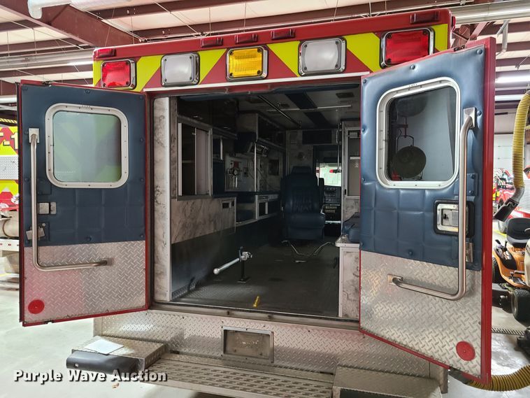 image for item K5894 2013 Chevrolet Express G4500 ambulance