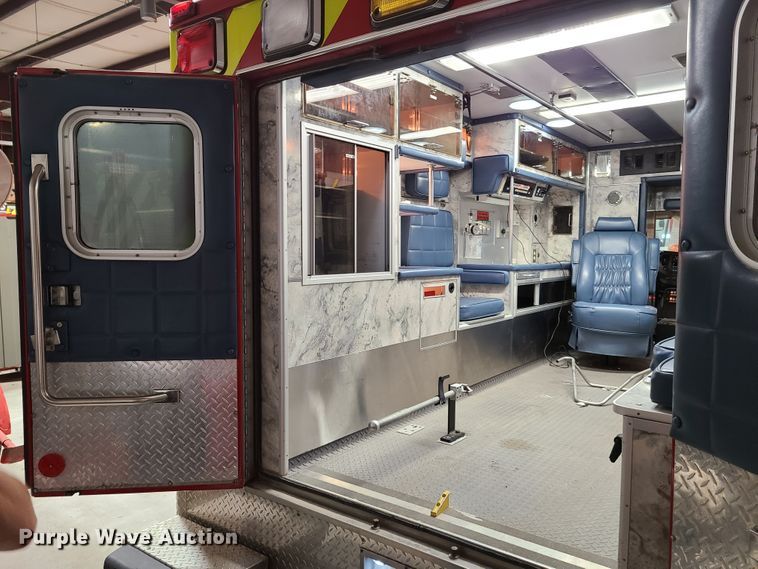 image for item K5894 2013 Chevrolet Express G4500 ambulance