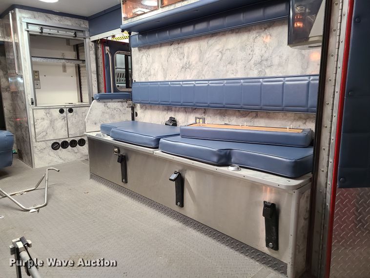 image for item K5894 2013 Chevrolet Express G4500 ambulance