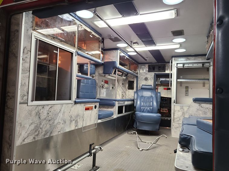 image for item K5894 2013 Chevrolet Express G4500 ambulance