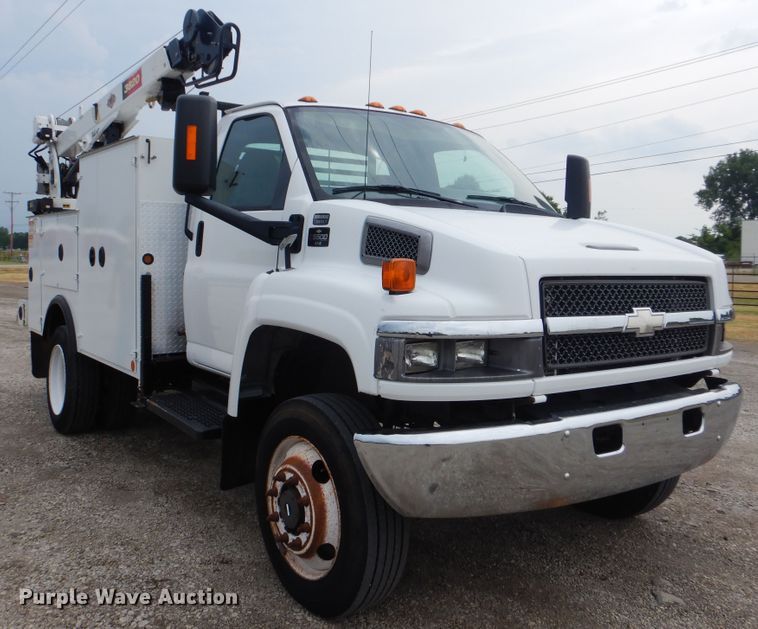 image for item AE9744 2008 Chevrolet C5500  utility bed truck with crane
