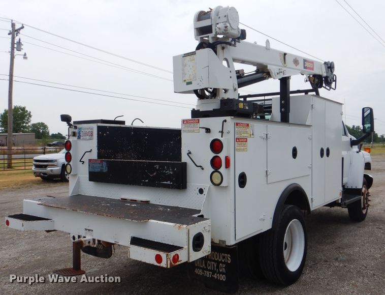 image for item AE9744 2008 Chevrolet C5500  utility bed truck with crane