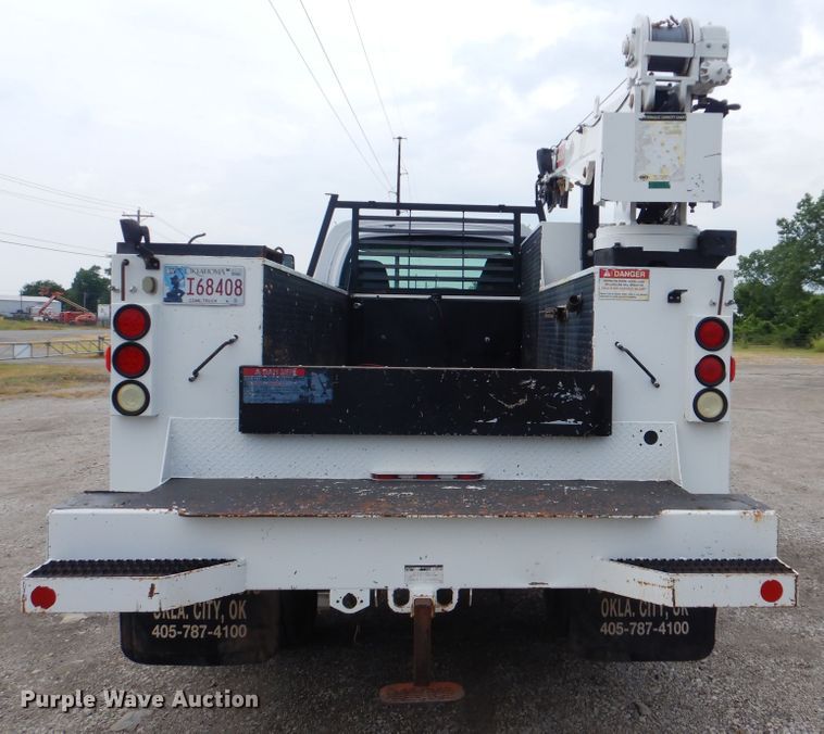 image for item AE9744 2008 Chevrolet C5500  utility bed truck with crane