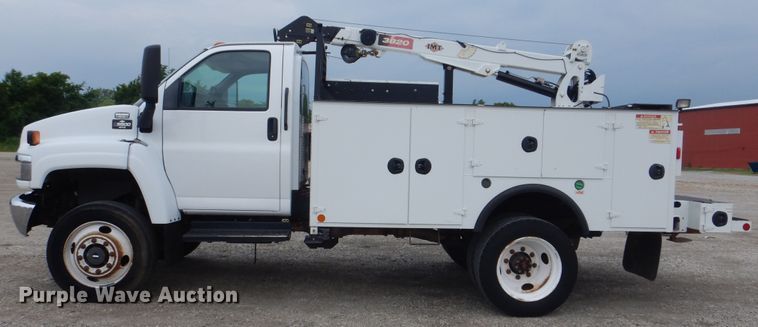 image for item AE9744 2008 Chevrolet C5500  utility bed truck with crane