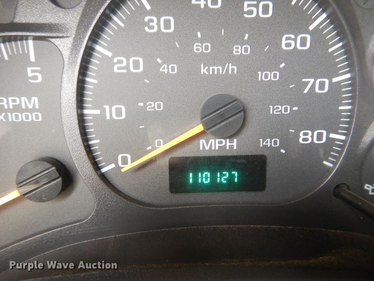 image for item AE9744 2008 Chevrolet C5500  utility bed truck with crane