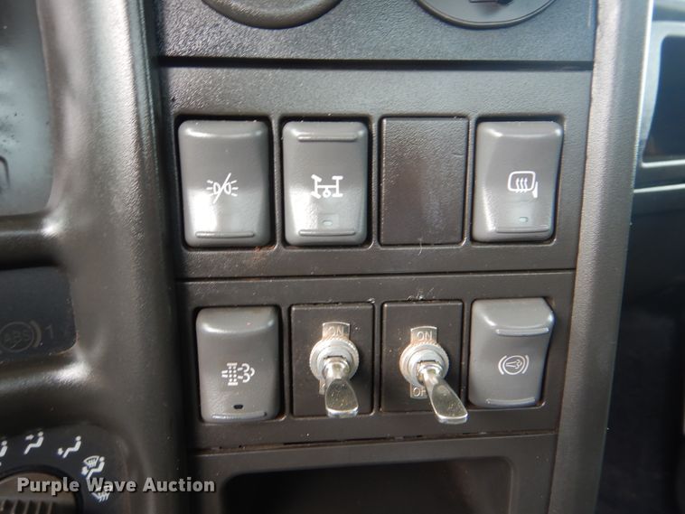 image for item AE9744 2008 Chevrolet C5500  utility bed truck with crane