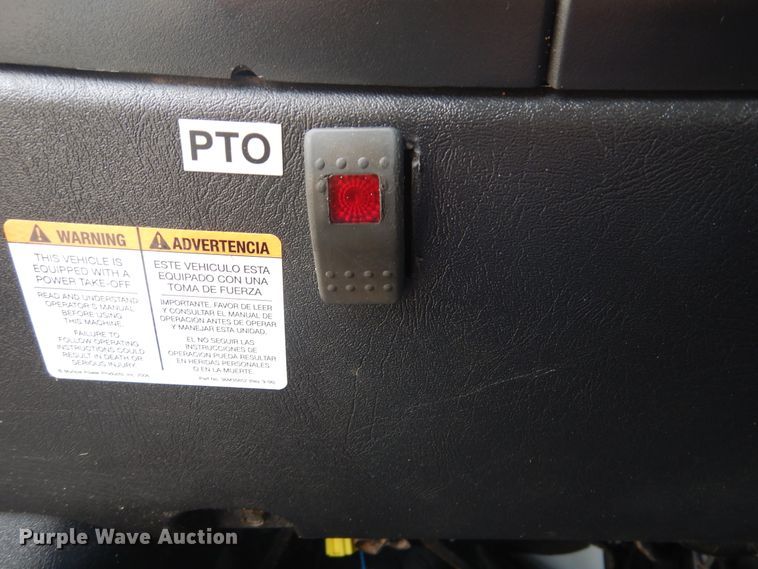 image for item AE9744 2008 Chevrolet C5500  utility bed truck with crane