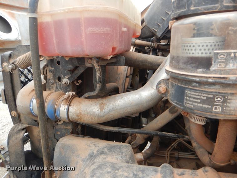 image for item AE9744 2008 Chevrolet C5500  utility bed truck with crane