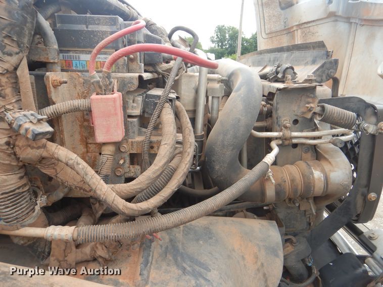 image for item AE9744 2008 Chevrolet C5500  utility bed truck with crane