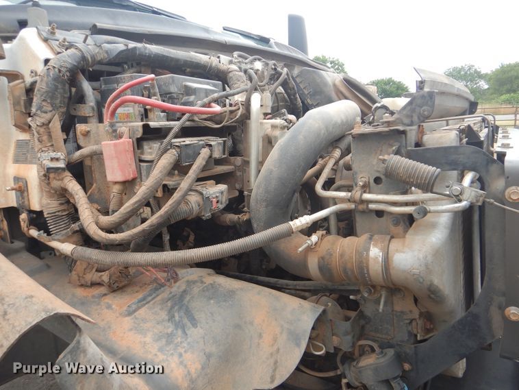 image for item AE9744 2008 Chevrolet C5500  utility bed truck with crane