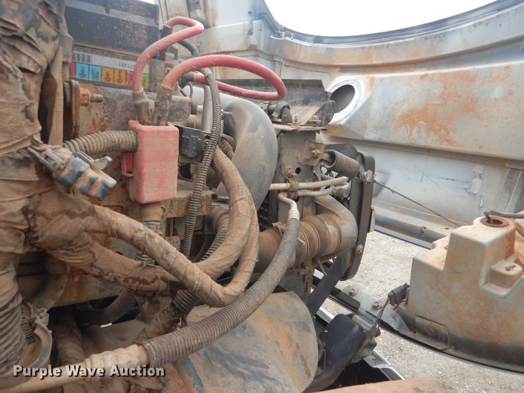 image for item AE9744 2008 Chevrolet C5500  utility bed truck with crane