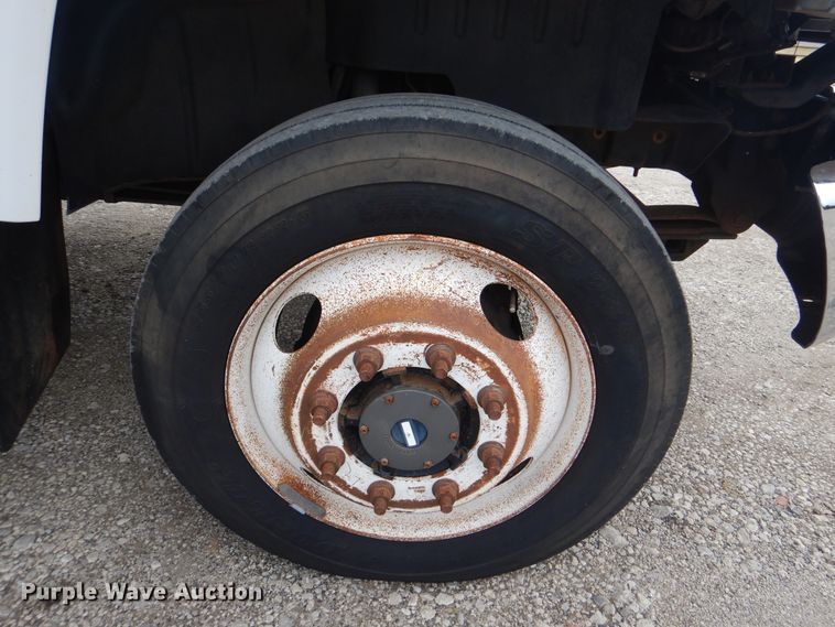 image for item AE9744 2008 Chevrolet C5500  utility bed truck with crane