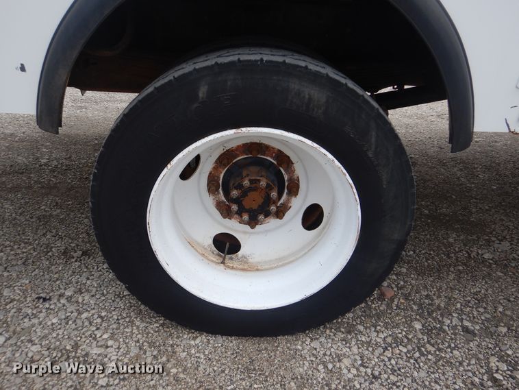 image for item AE9744 2008 Chevrolet C5500  utility bed truck with crane