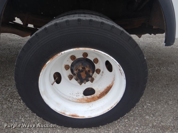 image for item AE9744 2008 Chevrolet C5500  utility bed truck with crane